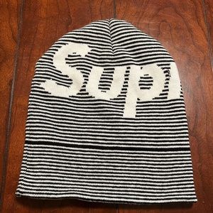 Supreme Big Logo Beanie